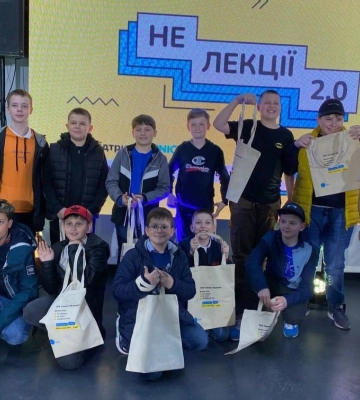 Известный телеведущий провел для школьников Запорожья «НеЛекции 2.0»