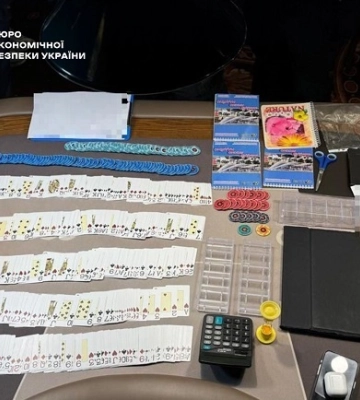 Незаконне казино та шахрайський кол-центр працювали у столичному бізнес-центрі