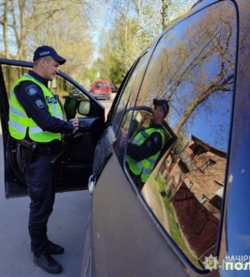 Попри заборону керували автомобілями: слідчі поліції завершили розслідування невиконання рішень суду