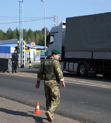 Водіїв фур можуть мобілізувати на кордоні? Роз&#039;яснення від ТЦК