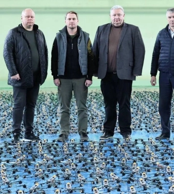 Глава Киевской ОВА Кравченко: украинским военным передали новую партию FPV-дронов