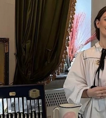 Луцька колекціонерка вінтажу Яна Тарарай показала, як сервірує пасхальний стіл 
