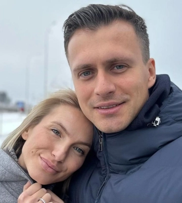 Жена Александра Скичко трогательно поздравила любимого с праздником и показала фото с ним Жена Александра Скичко трогательно поздравила любимого с праздником и показала фото с ним
