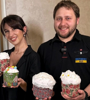 Як на Калущині учасник “МастерШефу” Микола Мигаль паску готував (Відео + рецепт)