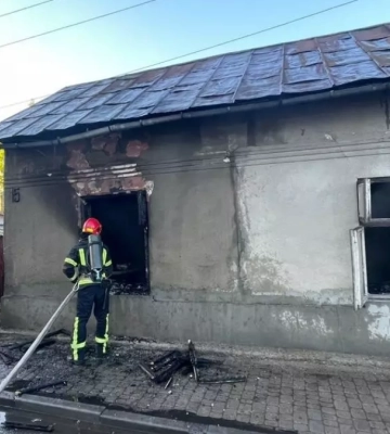 У Франківську горів будинок, а в Коломиї знайшли тіло після пожежі