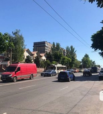 В Кривом Роге затруднено движение на проспекте Мира из-за ДТП