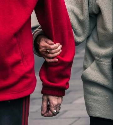 Благодійна пожертва для пенсіонера: коли надійдуть гроші