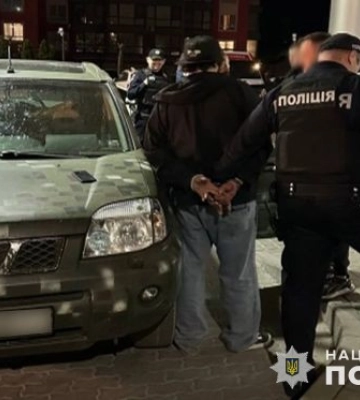 На Львівщині двоє іноземців зі зброєю напали на підлітка й відібрали мотоцикл