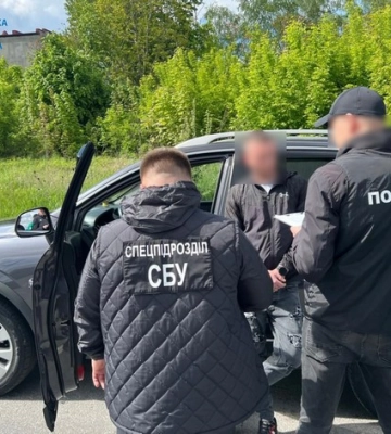 10 500 доларів за незаконний перетин держкордону – викрито мешканця Хмельниччини
