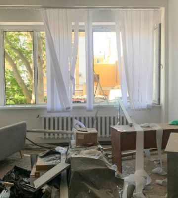 В Одесі внаслідок ракетної атаки пошкоджене представництво омбудсмена