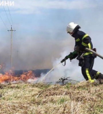 Рятувальники Львівщини вчора 12 разів виїжджали на ліквідацію пожеж сухостою