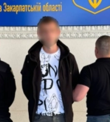 Поліція Тячева затримала наркоторговця: за місцем проживання фігуранта проведено обшук