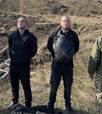 В Киеве врачи из ВЛК устроили схему заработка на уклонистах: мужчин переправляли за границу