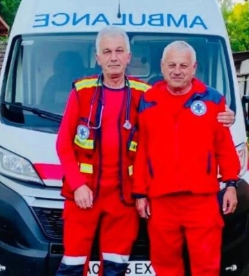 Пологи приймали у швидкій: на Закарпатті 17-річна жінка народила другу дитину