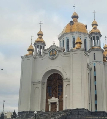 Озброєний чоловік увірвався до собору в центрі Рівного (ФОТО/ВІДЕО)