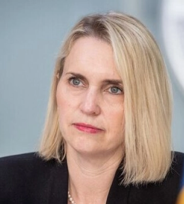 Посол Брінк наголосила на важливості посилення ППО України після атаки РФ на Одесу