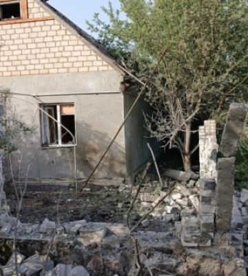 Повреждены многоэтажки: полиция показала последствия российских ударов по Запорожской области (ФОТО)