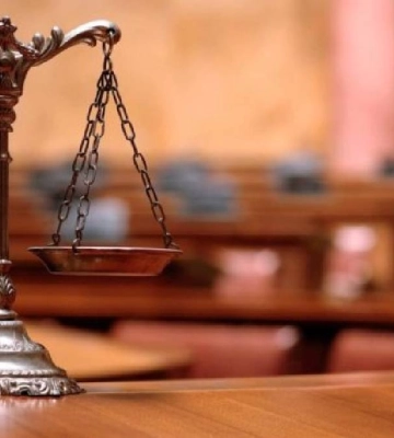 У Франківську судитимуть колишнього копа, який застосував силу до 81-річного дідуся