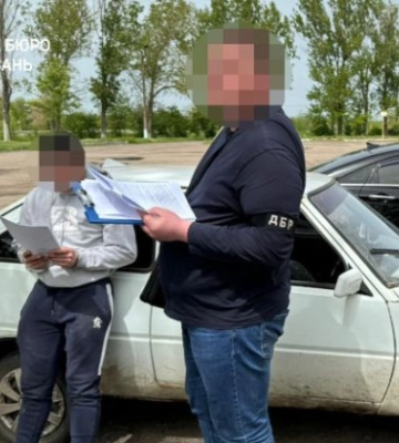 На Одещині прикордонник продавав ухилянтам спеціальні картки, які дозволяли проїзд транзитною зоною