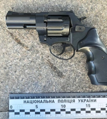 У Рівному чоловік погрожував священнику пістолетом