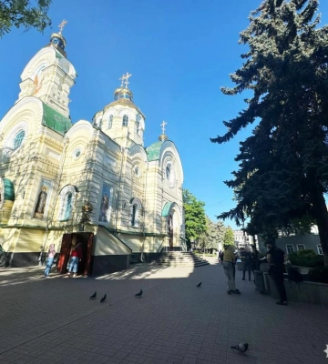 У Рівному чоловік погрожував священнику пістолетом
