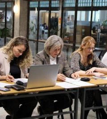Донеччина  край кераміки: у Франківську обговорили з якими проблемами зіткнулися керамісти та як їм допомогти ВІДЕО