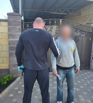 На Харківщині повідомили про підозру чоловіку, який показував 15-річній дівчинці свої статеві органи