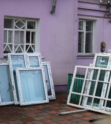 На Київщині за допомогою міжнародних партнерів встановили майже 15 тисяч вікон, пошкоджених через обстріли рф