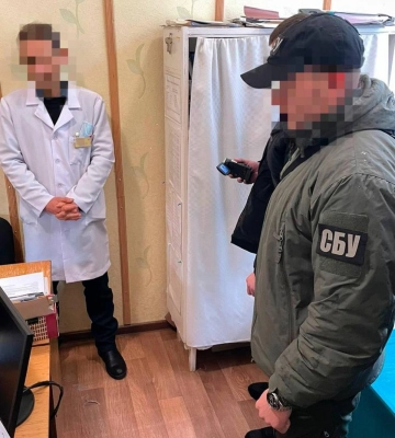 На Рівненщині викрили посадовця однієї з міських лікарень на хабарі за продовження терміну дії інвалідності