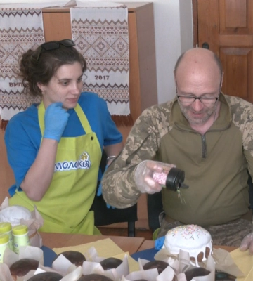 «Великоднє дерево» від особливих діток: у Рівному провели благодійний захід на підтримку ЗСУ (ВІДЕО)