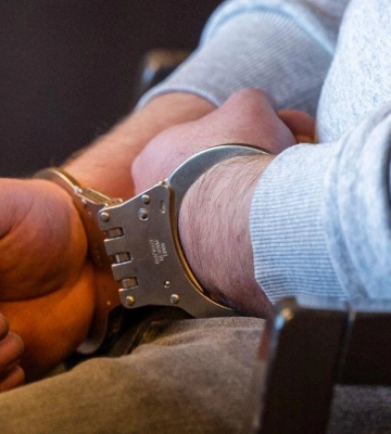 В Івано-Франківську колишнього поліцейського судитимуть за насильство над 81-річним чоловіком