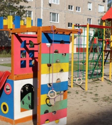 Пам’ять про сина: на Рівненщині рідні полеглого на війні захисника облаштували майданчик (ВІДЕО)