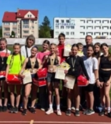 Команда легкоатлетів з Нововолинська перемогла на обласному чемпіонаті