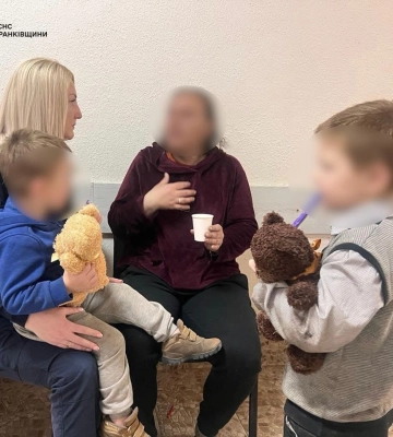 У Рогатинській громаді чоловік врятував з палаючого будинку дворічну дитину 
