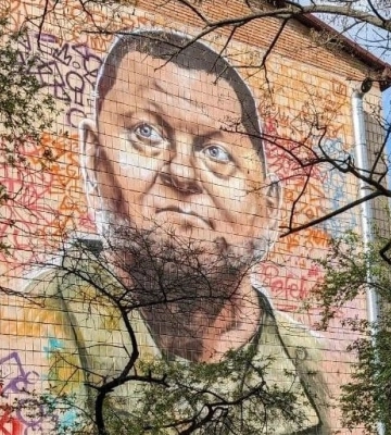 В Киеве появился самый большой в Украине мурал Валерия Залужного