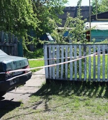 Застрелена дитина, мама та батько: у будинку на Житомирщині знайшли мертвою цілу сім&#039;ю (ФОТО)