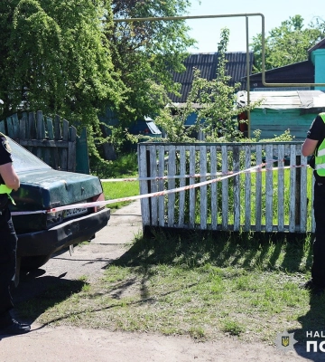 Застрелена дитина, мама та батько: у будинку на Житомирщині знайшли мертвою цілу сім&#039;ю (ФОТО)