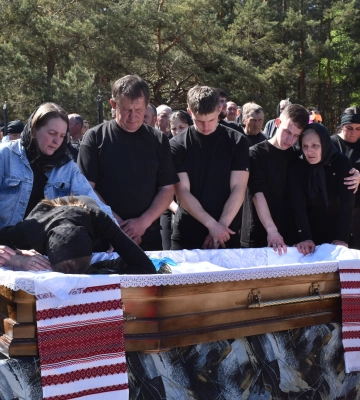 На Волині попрощалися з 28-річним Героєм Іваном Мельником, який загинув від ворожої кулі