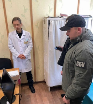 Обіцяв посприяти в отриманні групи інвалідності: на хабарі викрили лікаря з Рівненщини