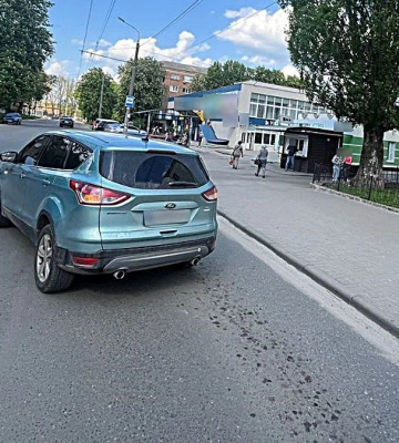 У Сумах водійка наїхала на жінку на тротуарі