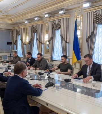 Зеленський у Києві провів зустріч із головою МЗС Великої Британії Кемероном