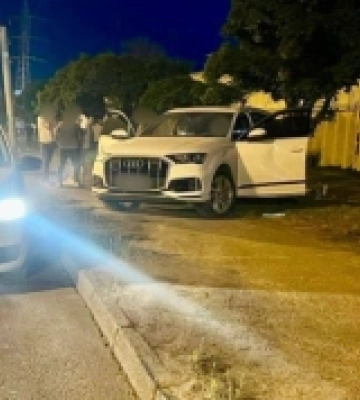 В Одесі водій автомобіля не впорався з керуванням та виїхав на тротуар: є постраждалі