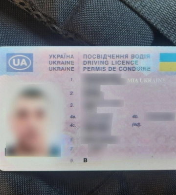 У Черкасах водій скоїв ДТП. Він не мав прав та страховки