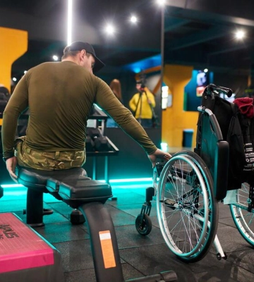 У Франківську важкопоранені військові проходять реабілітацію в спортклубі 