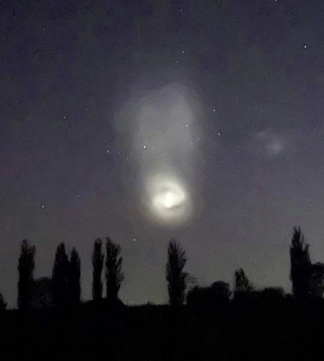 У небі над Дніпром помітили спалах носія SpaceX Falcon 9