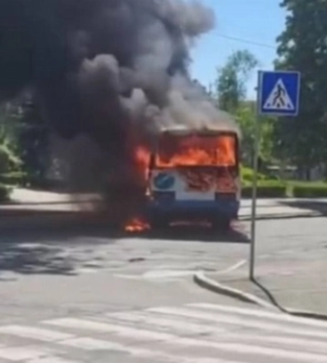 У Києві на ходу загорівся автобус