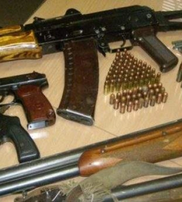 Гарантія звільнення від кримінальної відповідальності: поліція закликає добровільно здати зброю.
