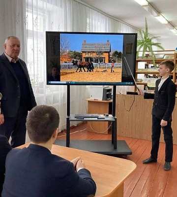 Для 20 шкіл Миколаєва за ₴1,2 мільйона закуплять мультимедійне обладнання та телевізор