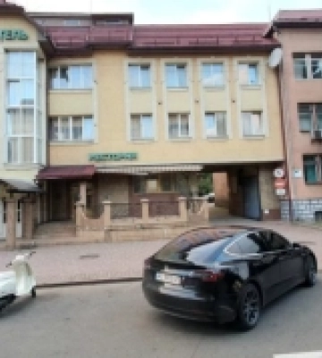 У Рахові виставили на продаж готельно-ресторанний комплекс «Оленка»