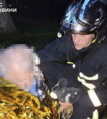 У Чернівцях пожежники врятували людині життя (ФОТО)